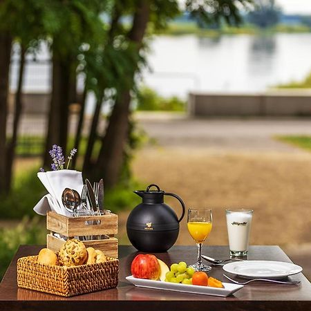 Weltrad Am Fluss Restaurant & Quartier Hotel Schonebeck  Bagian luar foto