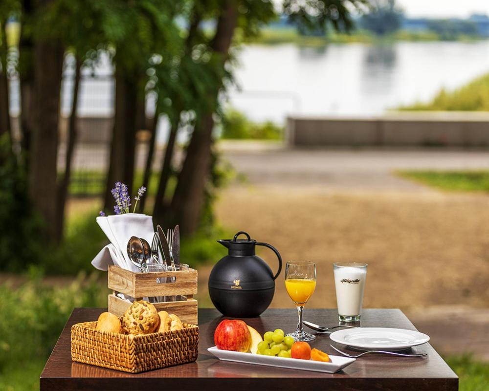 Weltrad Am Fluss Restaurant & Quartier Hotel Schonebeck  Bagian luar foto