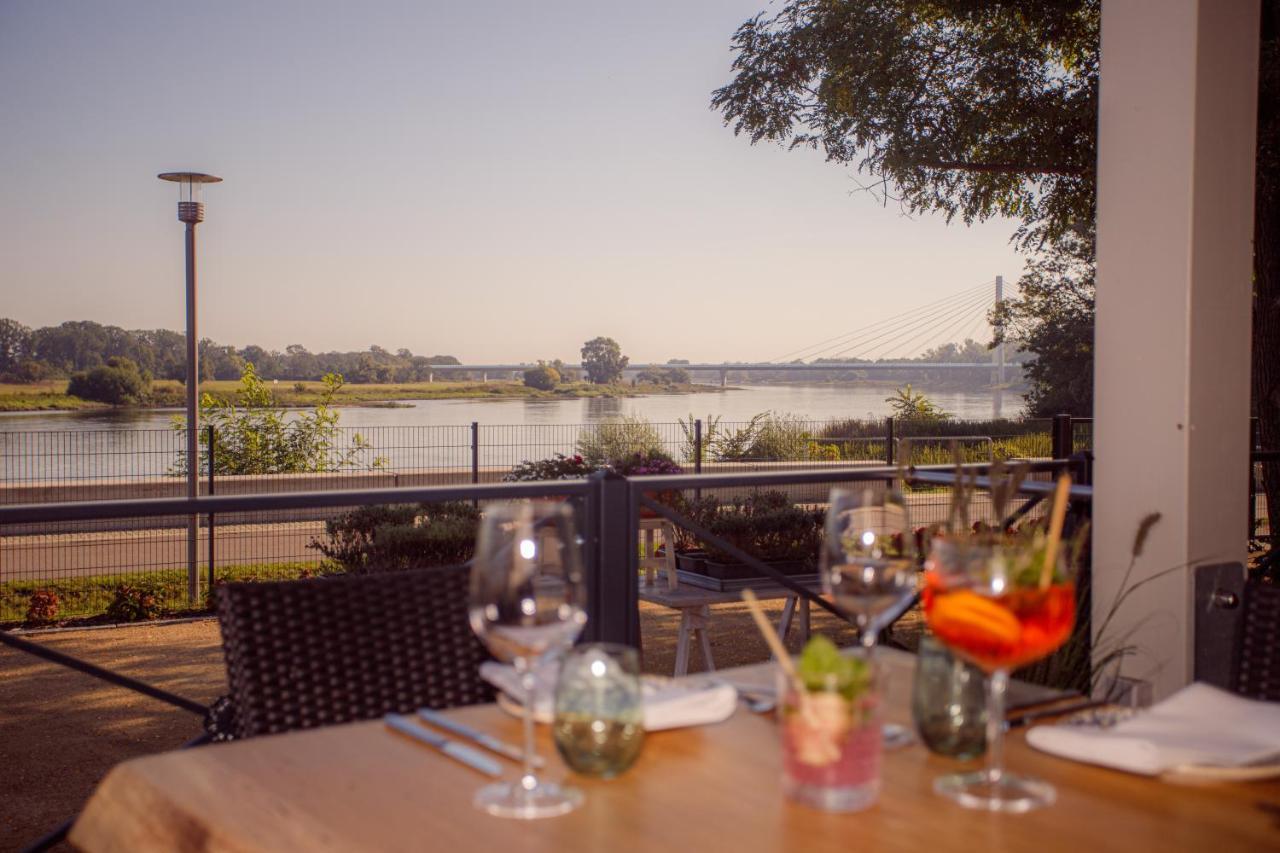 Weltrad Am Fluss Restaurant & Quartier Hotel Schonebeck  Bagian luar foto
